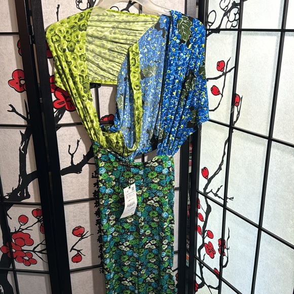 Woman multiple style back less dress - Picture 5 of 6